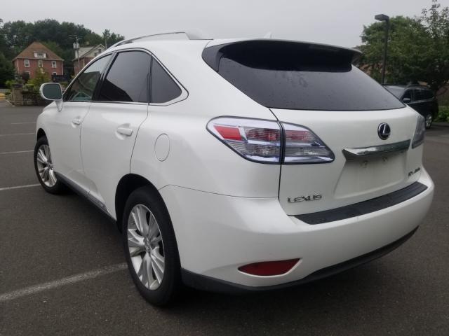 JTJBC1BA3A2408989 - 2010 LEXUS RX 450 WHITE photo 3