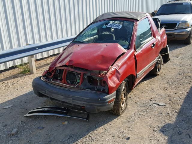 2CNBE18C336941335 - 2003 CHEVROLET TRACKER RED photo 2