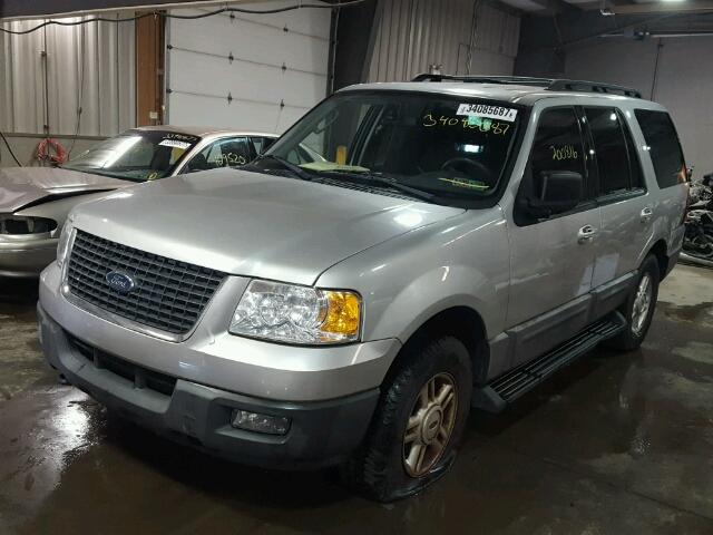 1FMPU16585LB12414 - 2005 FORD EXPEDITION SILVER photo 2