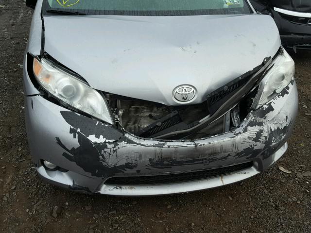 5TDYK3DC7BS095692 - 2011 TOYOTA SIENNA XLE SILVER photo 9