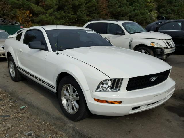 1ZVFT80N165240047 - 2006 FORD MUSTANG WHITE photo 1