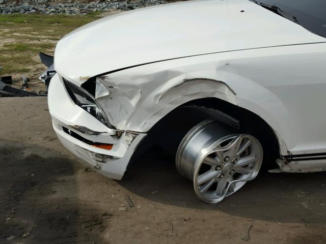 1ZVFT80N165240047 - 2006 FORD MUSTANG WHITE photo 9