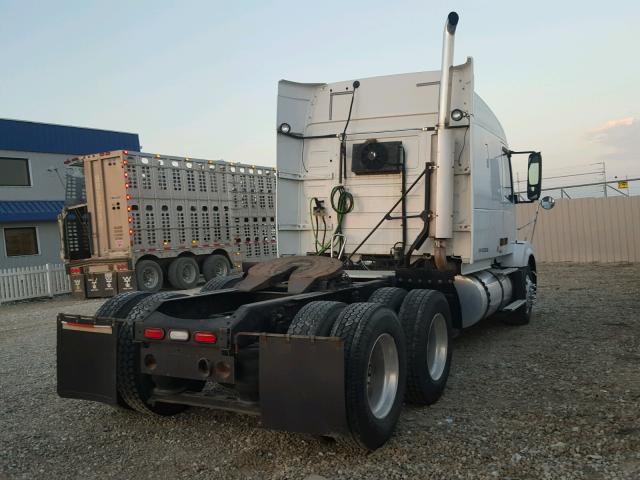 4V4NC9GG14N358998 - 2004 VOLVO VN WHITE photo 4