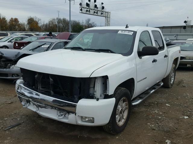 2GCEK13M671556297 - 2007 CHEVROLET SILVERADO WHITE photo 2