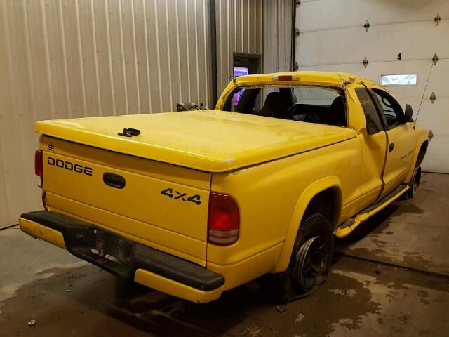 1B7GG22N8YS573209 - 2000 DODGE DAKOTA YELLOW photo 4