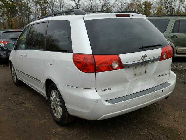 5TDZK22C67S005814 - 2007 TOYOTA SIENNA XLE WHITE photo 3