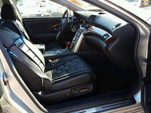 JH4KB16516C008853 - 2006 ACURA RL SILVER photo 5