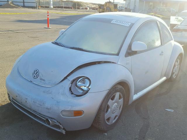 3VWCC21C7XM468224 - 1999 VOLKSWAGEN NEW BEETLE SILVER photo 2