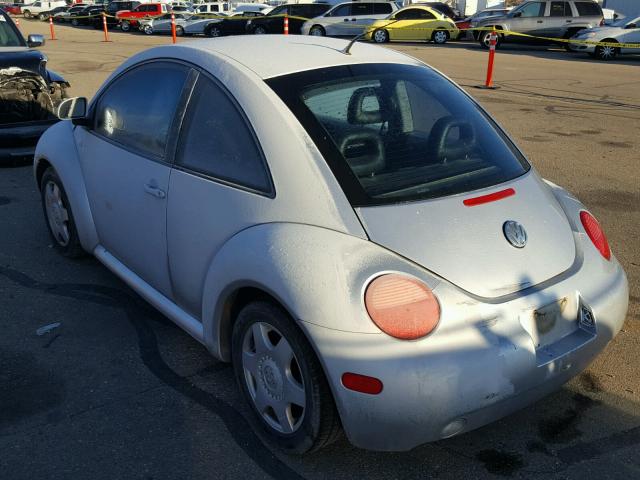 3VWCC21C7XM468224 - 1999 VOLKSWAGEN NEW BEETLE 银色 照片 3