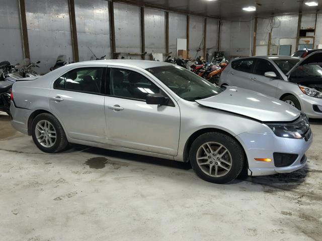 3FAHP0GA8CR268396 - 2012 FORD FUSION S SILVER photo 9