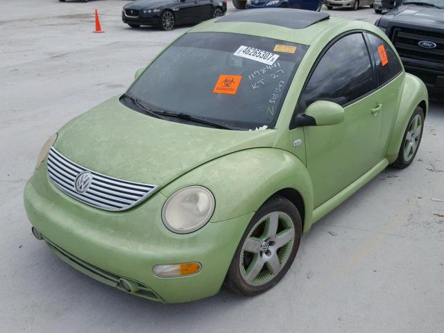 3VWCD21C23M420248 - 2003 VOLKSWAGEN NEW BEETLE GREEN photo 2