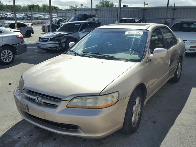 1HGCG1651YA082832 - 2000 HONDA ACCORD EX GOLD photo 2