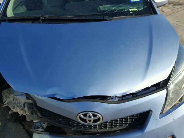 JTDKTUD35DD561076 - 2013 TOYOTA YARIS BLUE photo 7