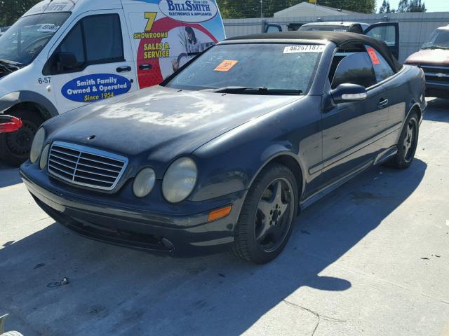 WDBLK70G11T069341 - 2001 MERCEDES-BENZ CLK BLUE photo 2