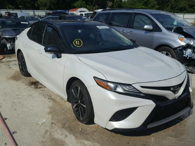 4T1B61HK6JU027938 - 2018 TOYOTA CAMRY XSE WHITE photo 1