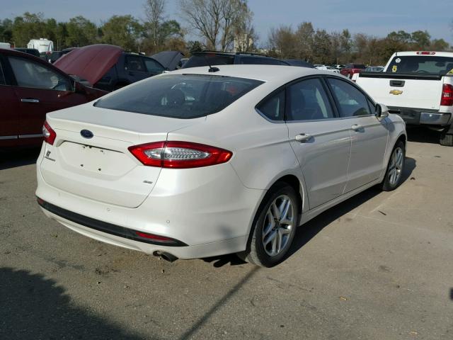 1FA6P0H77E5363788 - 2014 FORD FUSION SE WHITE photo 4