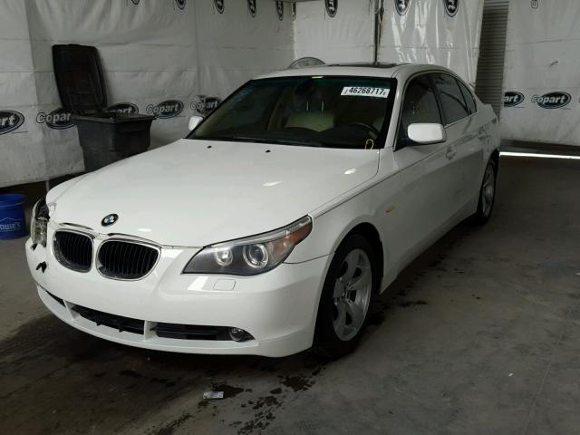 WBANA73595B817043 - 2005 BMW 530 WHITE photo 2