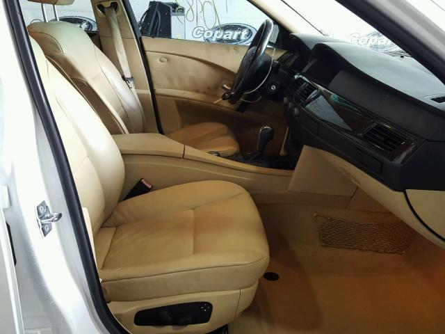 WBANA73595B817043 - 2005 BMW 530 WHITE photo 5