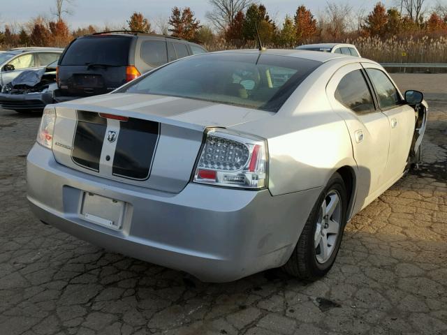 2B3KA43G58H316699 - 2008 DODGE CHARGER SILVER photo 4