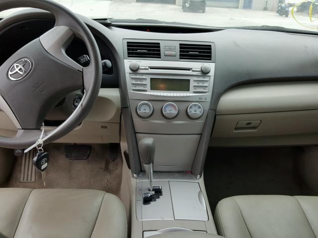 4T1BF3EK3AU029999 - 2010 TOYOTA CAMRY BASE GOLD photo 9