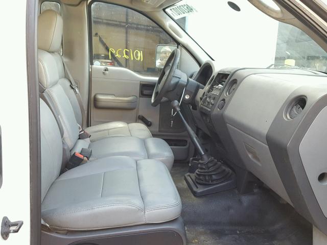 1FTRF12227NA10553 - 2007 FORD F150 WHITE photo 5