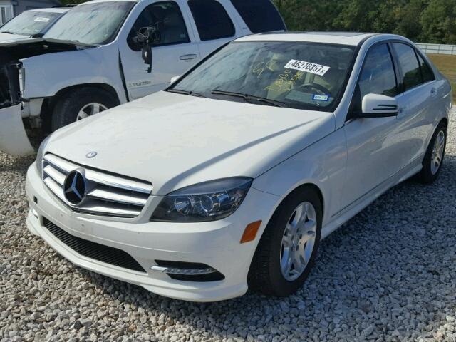 WDDGF5EB4BR155241 - 2011 MERCEDES-BENZ C 300 WHITE photo 2