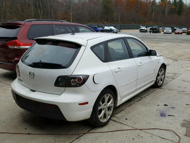 JM1BK344381136825 - 2008 MAZDA 3 WHITE photo 4