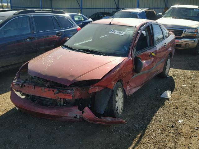 1FAFP34N25W229674 - 2005 FORD FOCUS ZX4 RED photo 2