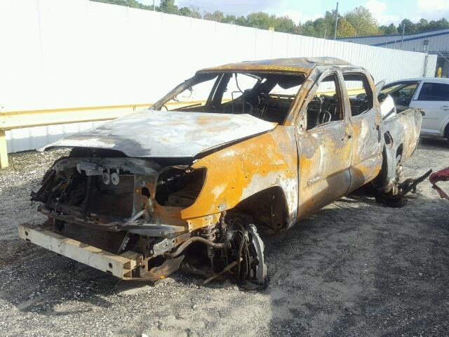 3TMJU62N68M067876 - 2008 TOYOTA TACOMA DOU BURN photo 2