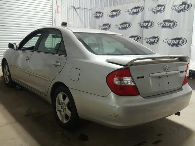 4T1BE32K53U252989 - 2003 TOYOTA CAMRY SILVER photo 3