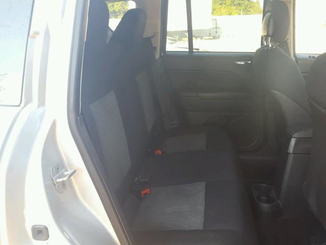 1J4NT4FB5AD612003 - 2010 JEEP COMPASS SP 银色 照片 6