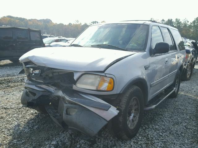 1FMRU15L01LA50395 - 2001 FORD EXPEDITION SILVER photo 2