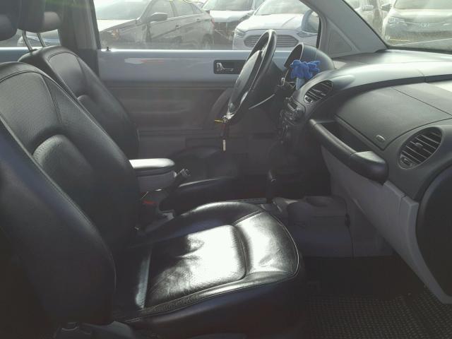 3VWCC21C3YM486768 - 2000 VOLKSWAGEN NEW BEETLE ლურჯი ფოტო 5