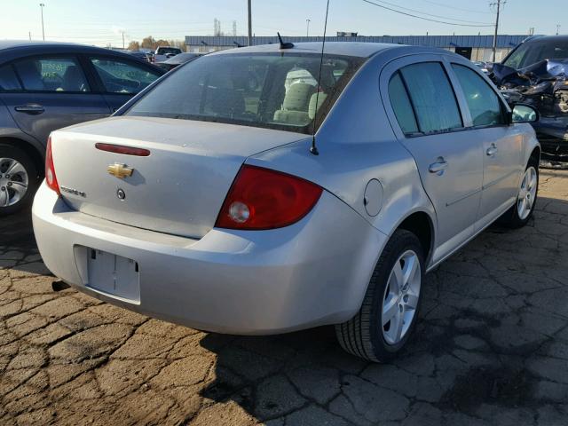 1G1AL58F687153933 - 2008 CHEVROLET COBALT LT SILVER photo 4