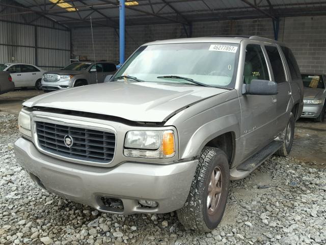 1GYEK63R3YR208971 - 2000 CADILLAC ESCALADE TAN photo 2