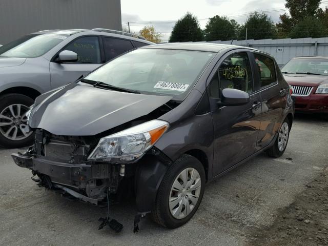 JTDKTUD38DD562982 - 2013 TOYOTA YARIS GRAY photo 2