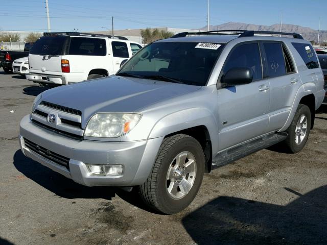 JTEZU14RX40031056 - 2004 TOYOTA 4RUNNER SR SILVER photo 2