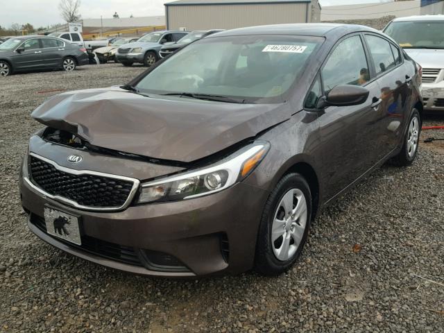 3KPFK4A72HE139251 - 2017 KIA FORTE LX BLACK photo 2