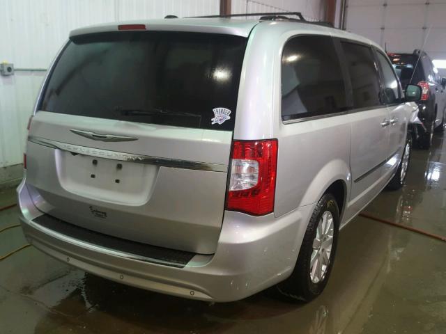 2A4RR8DG5BR713174 - 2011 CHRYSLER TOWN & COU SILVER photo 4