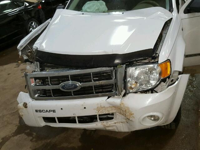 1FMCU93148KC62271 - 2008 FORD ESCAPE XLT WHITE photo 7