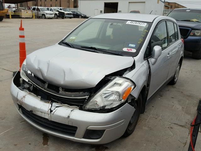 3N1BC1CP5CL360213 - 2012 NISSAN VERSA S SILVER photo 2