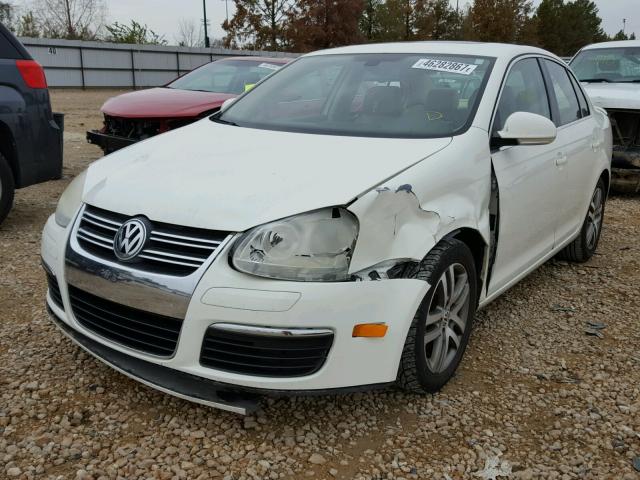 3VWDF71K75M644167 - 2005 VOLKSWAGEN NEW JETTA WHITE photo 2