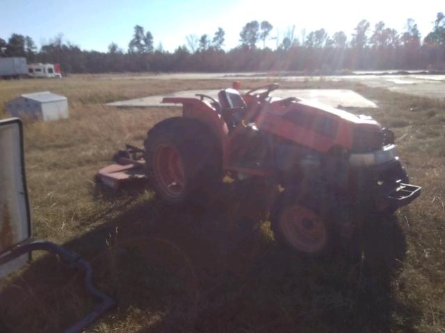 L3130D47807 - 2000 KUBO TRACTOR ORANGE photo 1