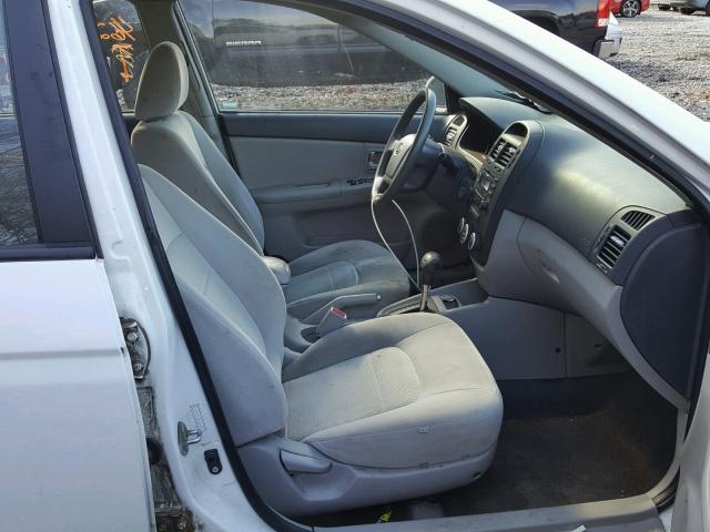 KNAFE122485544836 - 2008 KIA SPECTRA WHITE photo 5