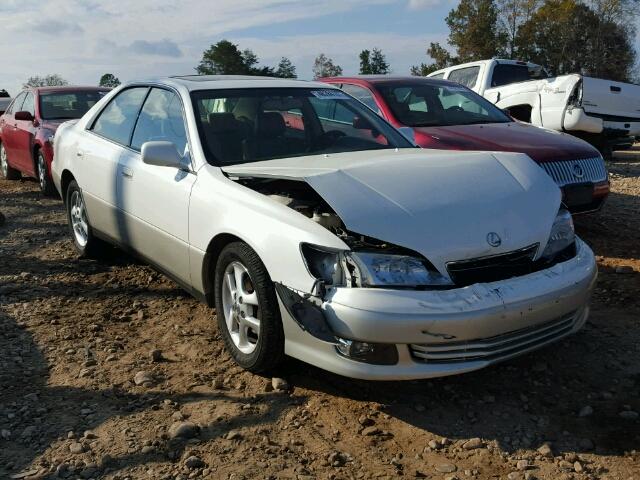 JT8BF28G710306567 - 2001 LEXUS ES 300 WHITE photo 1