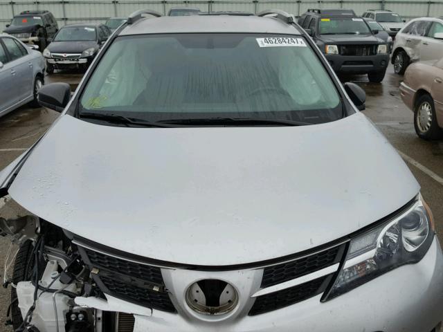 2T3BFREV1DW119242 - 2013 TOYOTA RAV4 LE SILVER photo 7