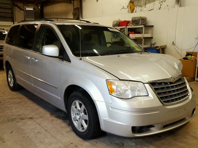 2A4RR5DX2AR254134 - 2010 CHRYSLER TOWN & COU SILVER photo 1