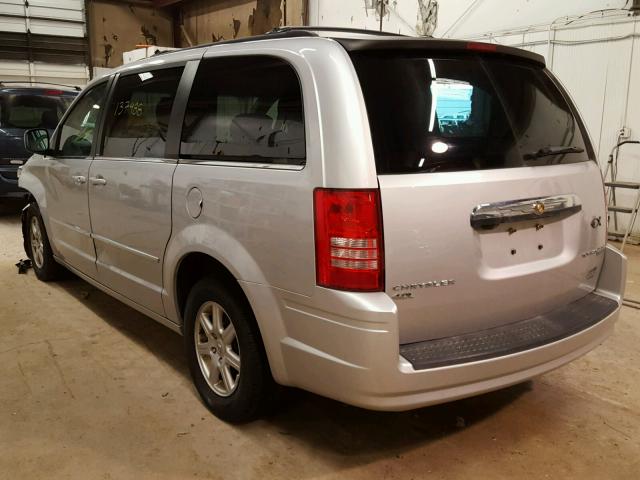 2A4RR5DX2AR254134 - 2010 CHRYSLER TOWN & COU SILVER photo 3