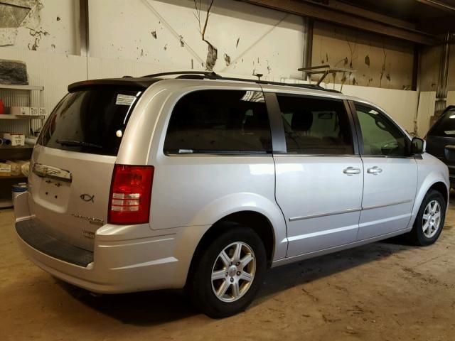 2A4RR5DX2AR254134 - 2010 CHRYSLER TOWN & COU SILVER photo 4