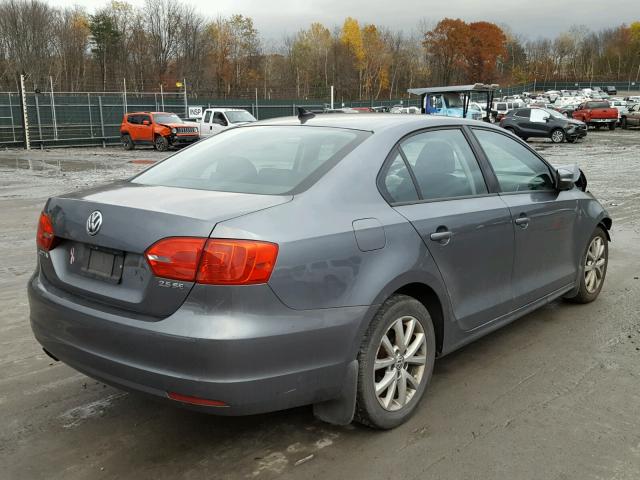 3VWDP7AJXCM452324 - 2012 VOLKSWAGEN JETTA SE 灰色 照片 4